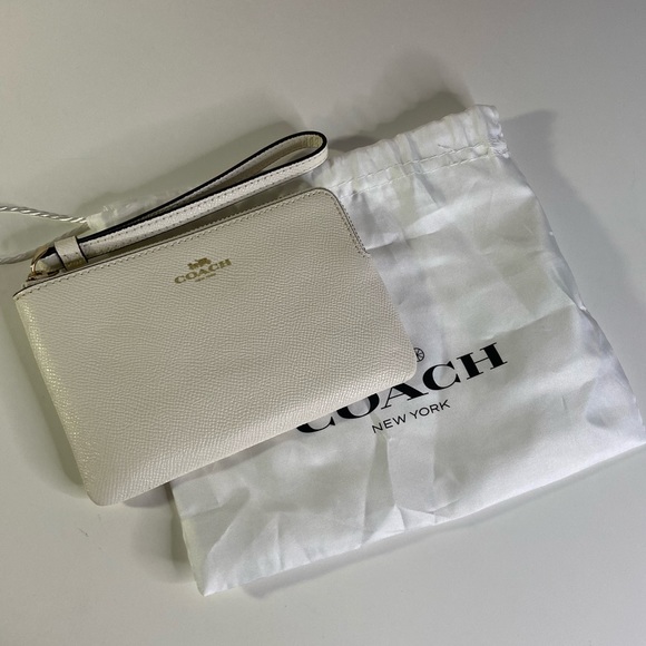 NWT Coach White Clutch F58032 - Picture 4 of 12